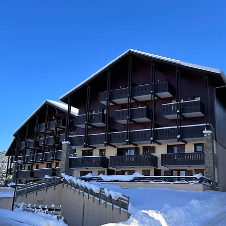 2 Pieces Avec Parking, Au Centre, Proche Commerces Et Pistes - Fr-1-572-3 Apartment